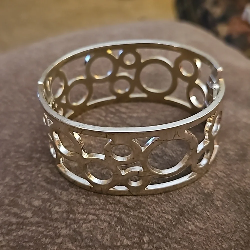 Vintage bracelet about